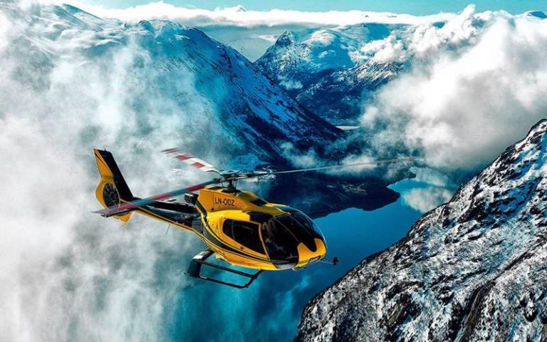 Helikopter-Sightseeing i Stryn